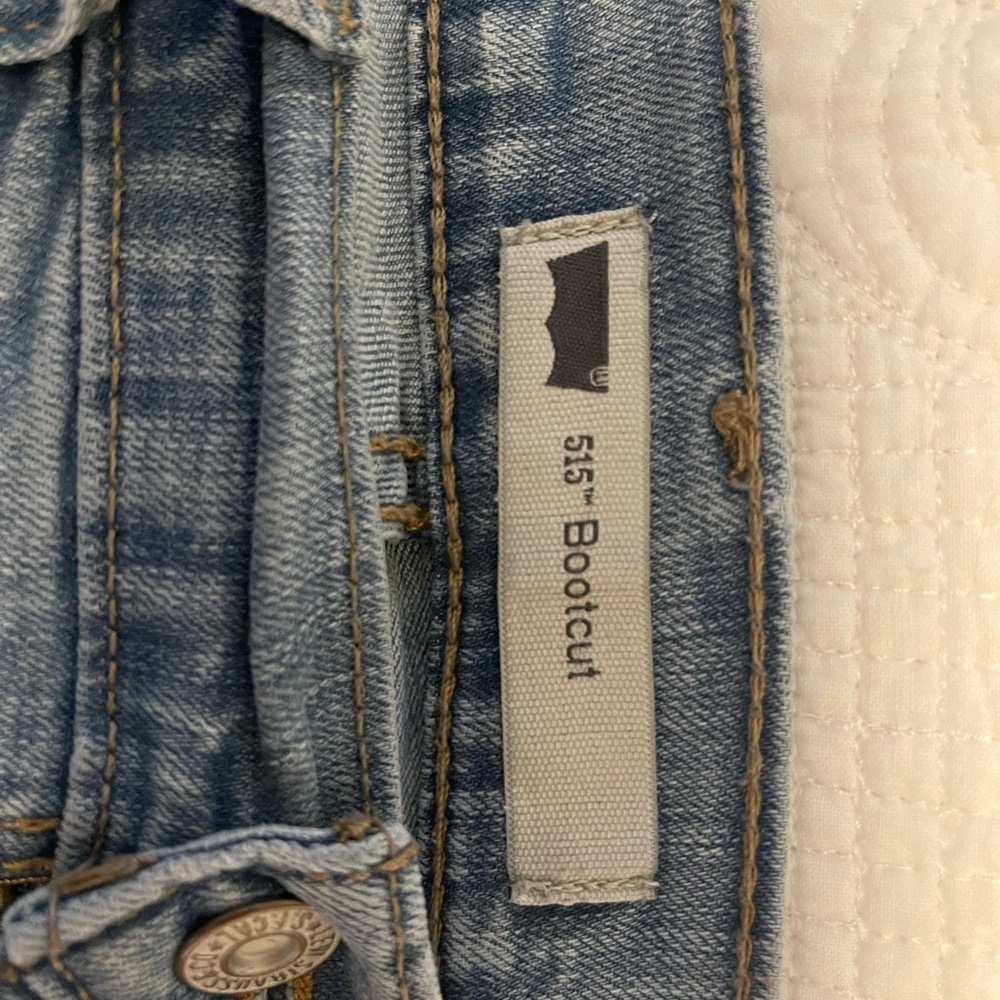Levi's Women's Light Blue Straight Leg Jeans - Picture 3 of 3